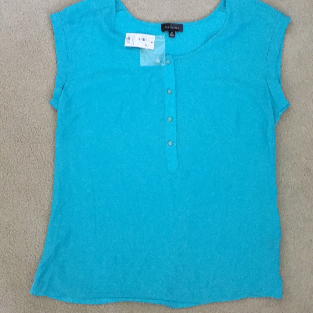 Top, turquoise sleeveless